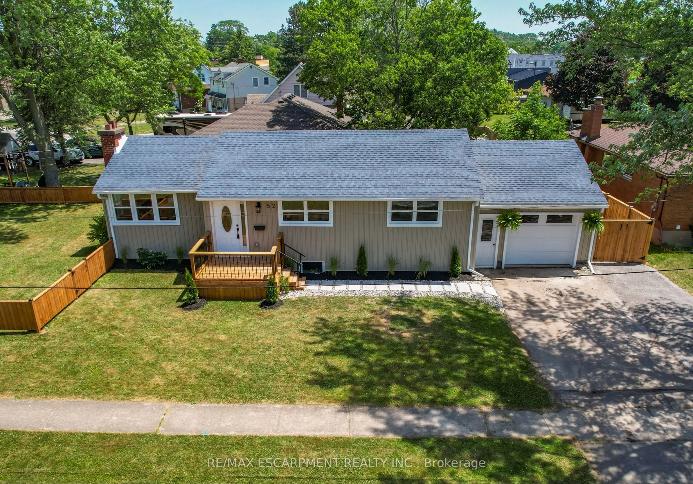 52 Valencourt Drive