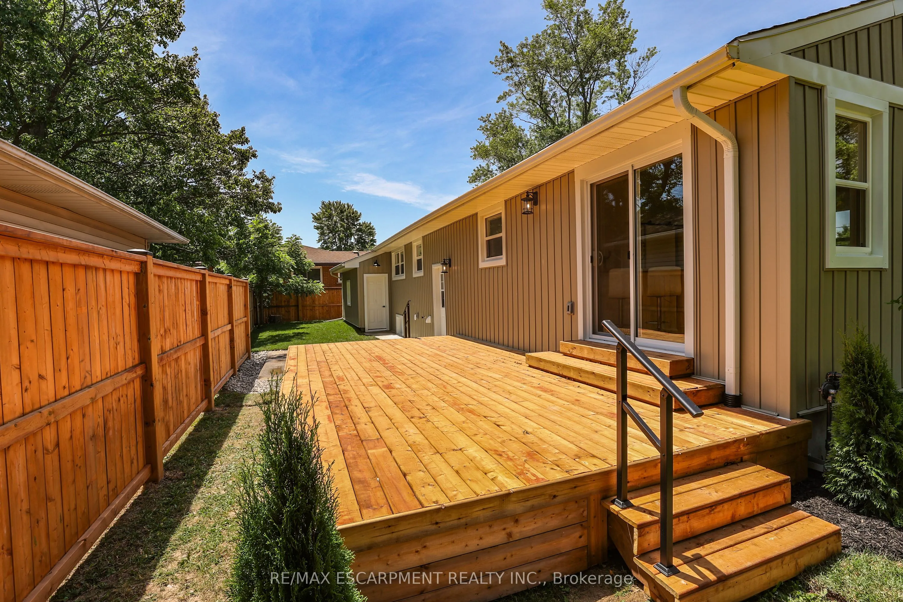 52 Valencourt Drive