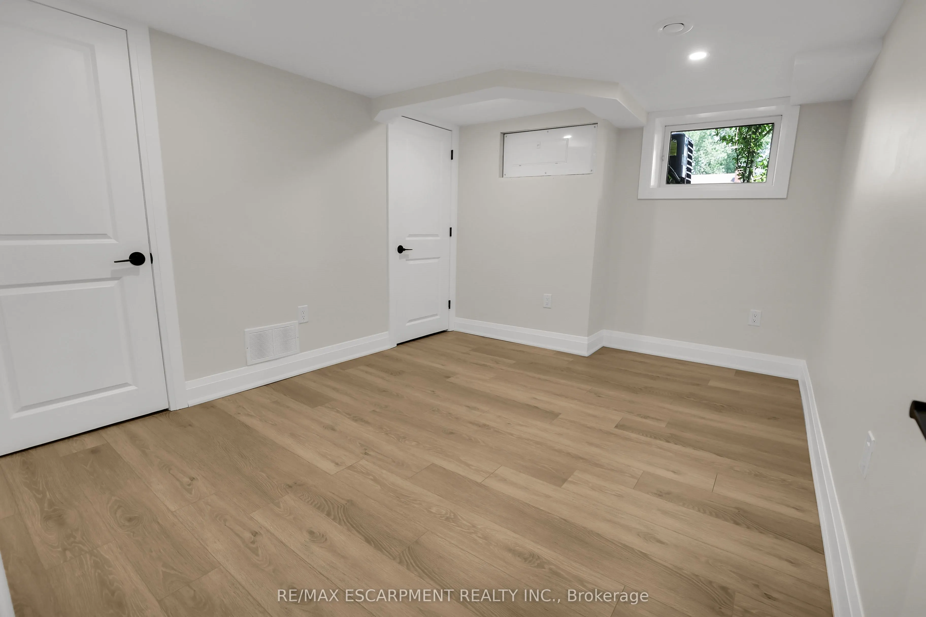 52 Valencourt Drive