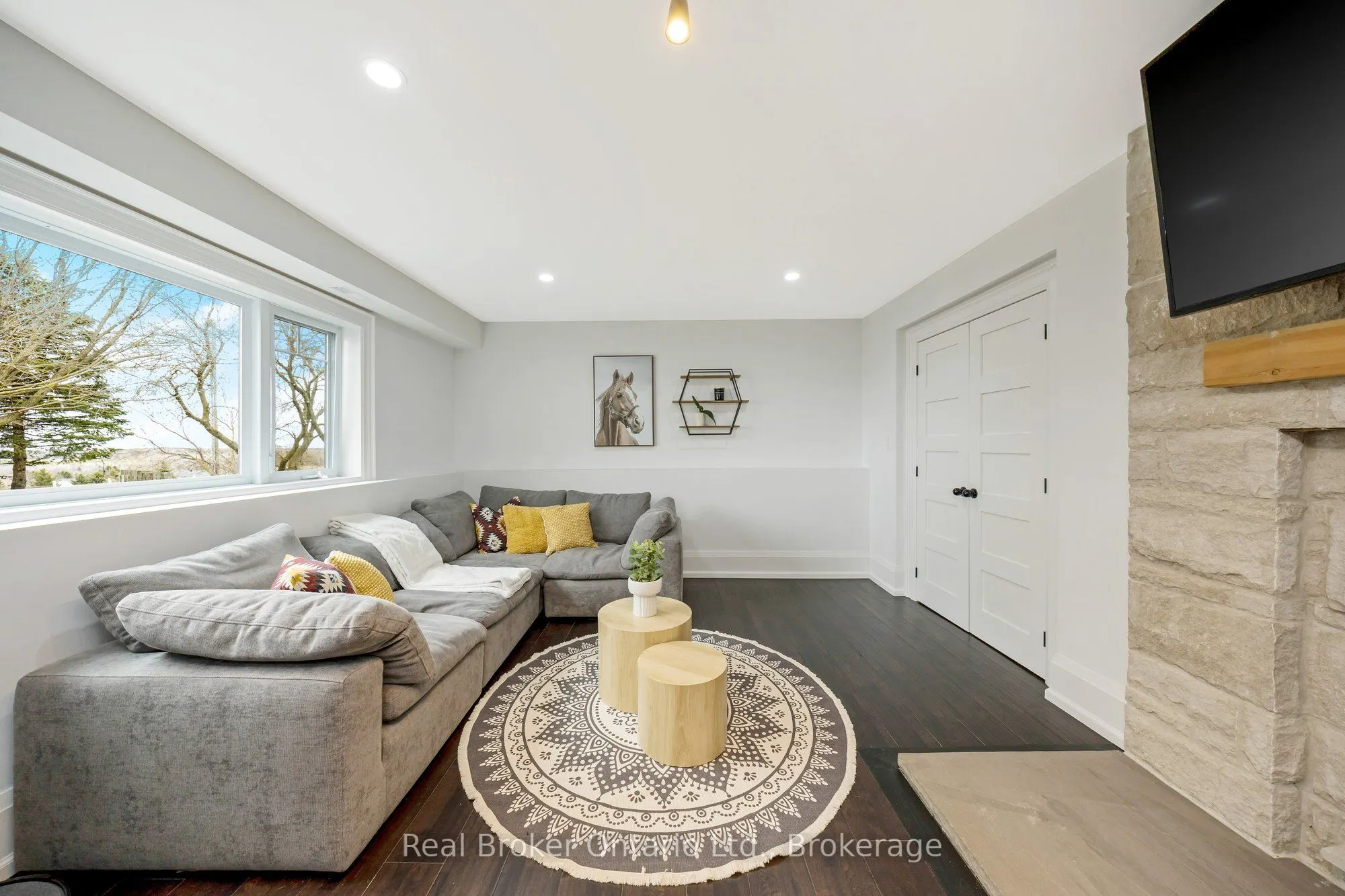 5938 Trafalgar Road
