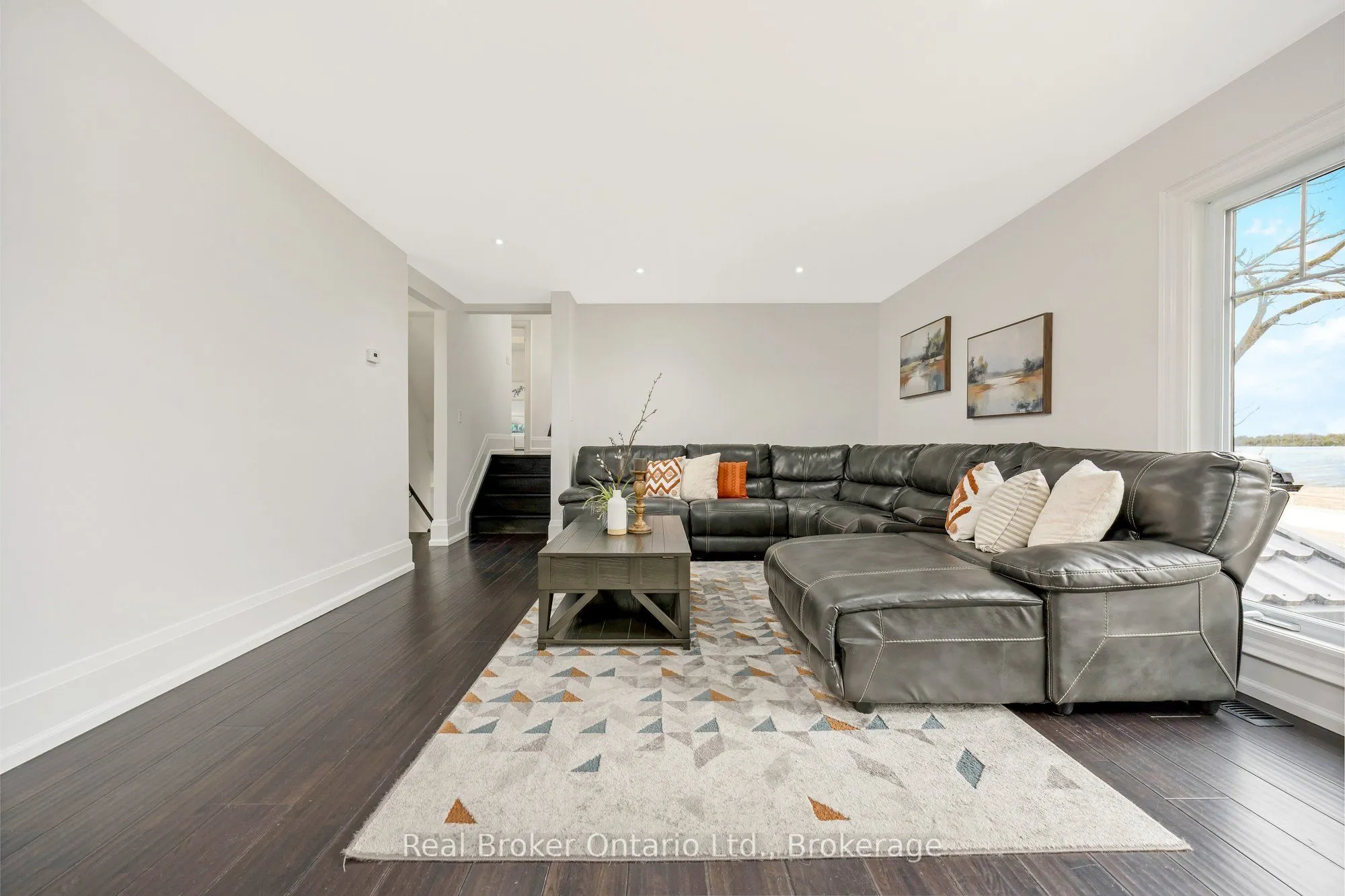 5938 Trafalgar Road