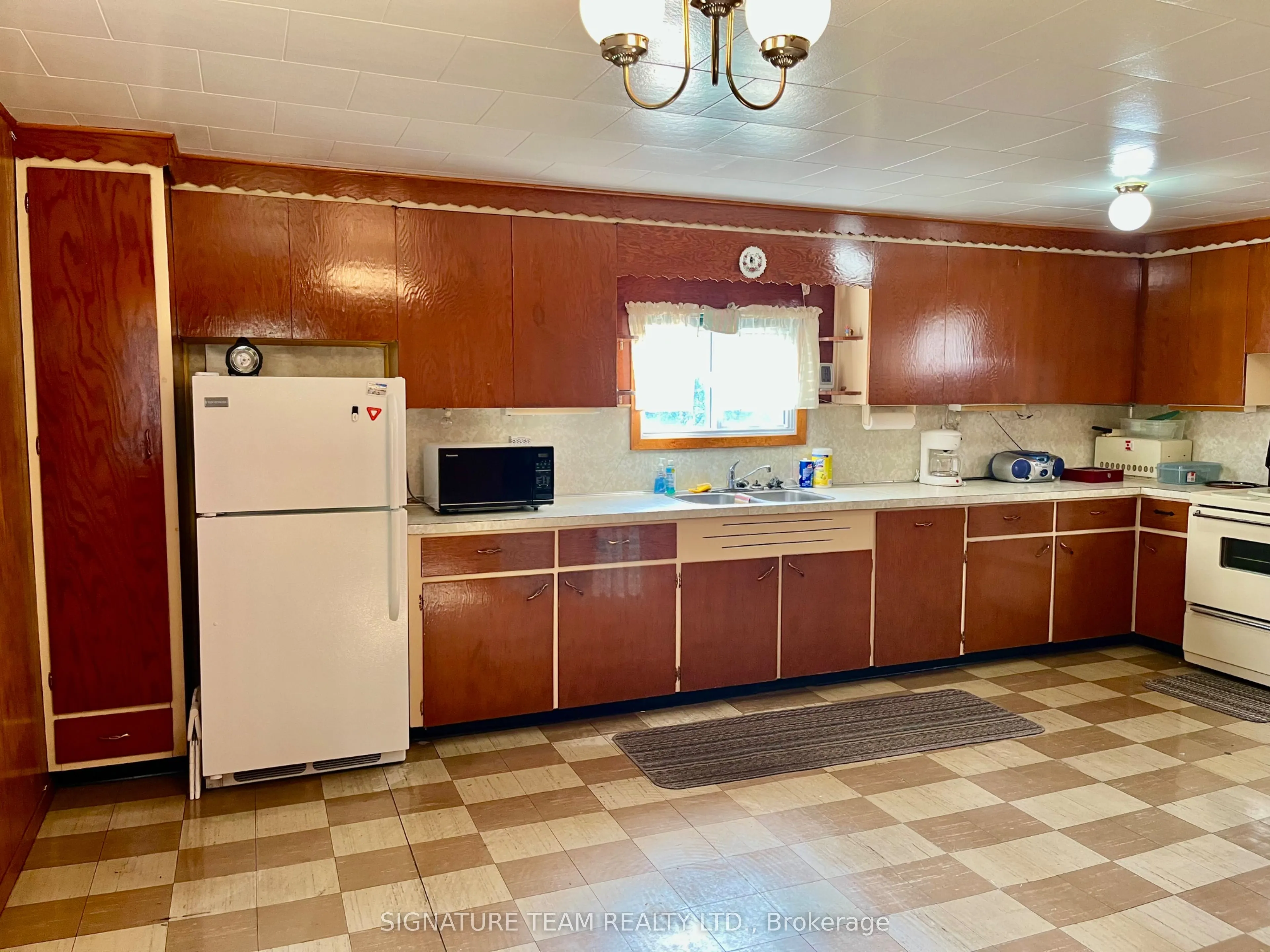 905 Silver Lake Road