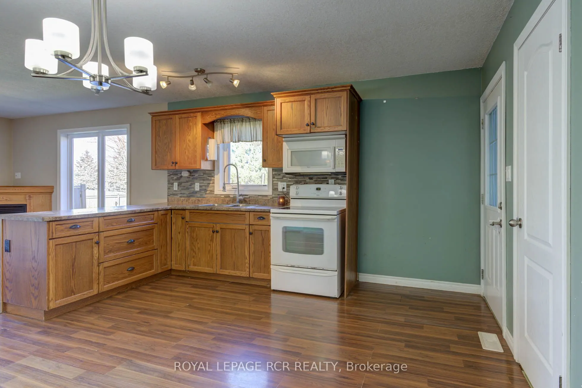 44 Geddes Street W