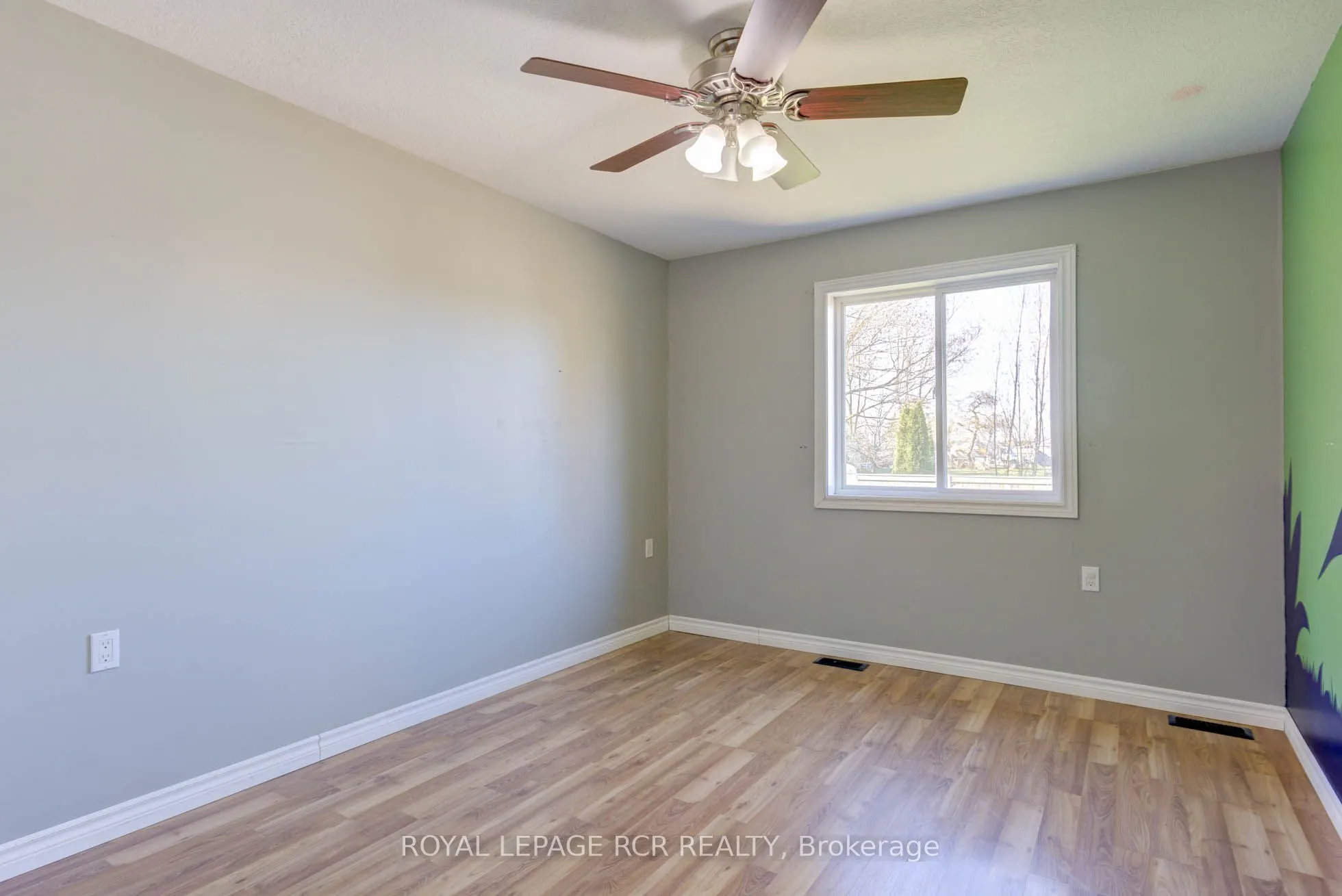 44 Geddes Street W