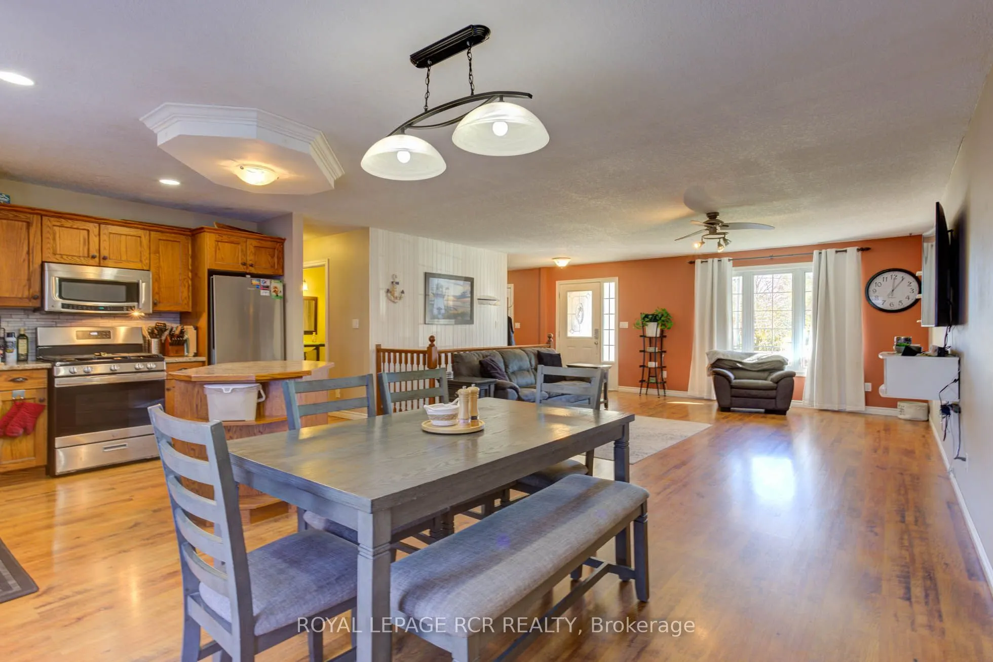 44 Geddes Street W