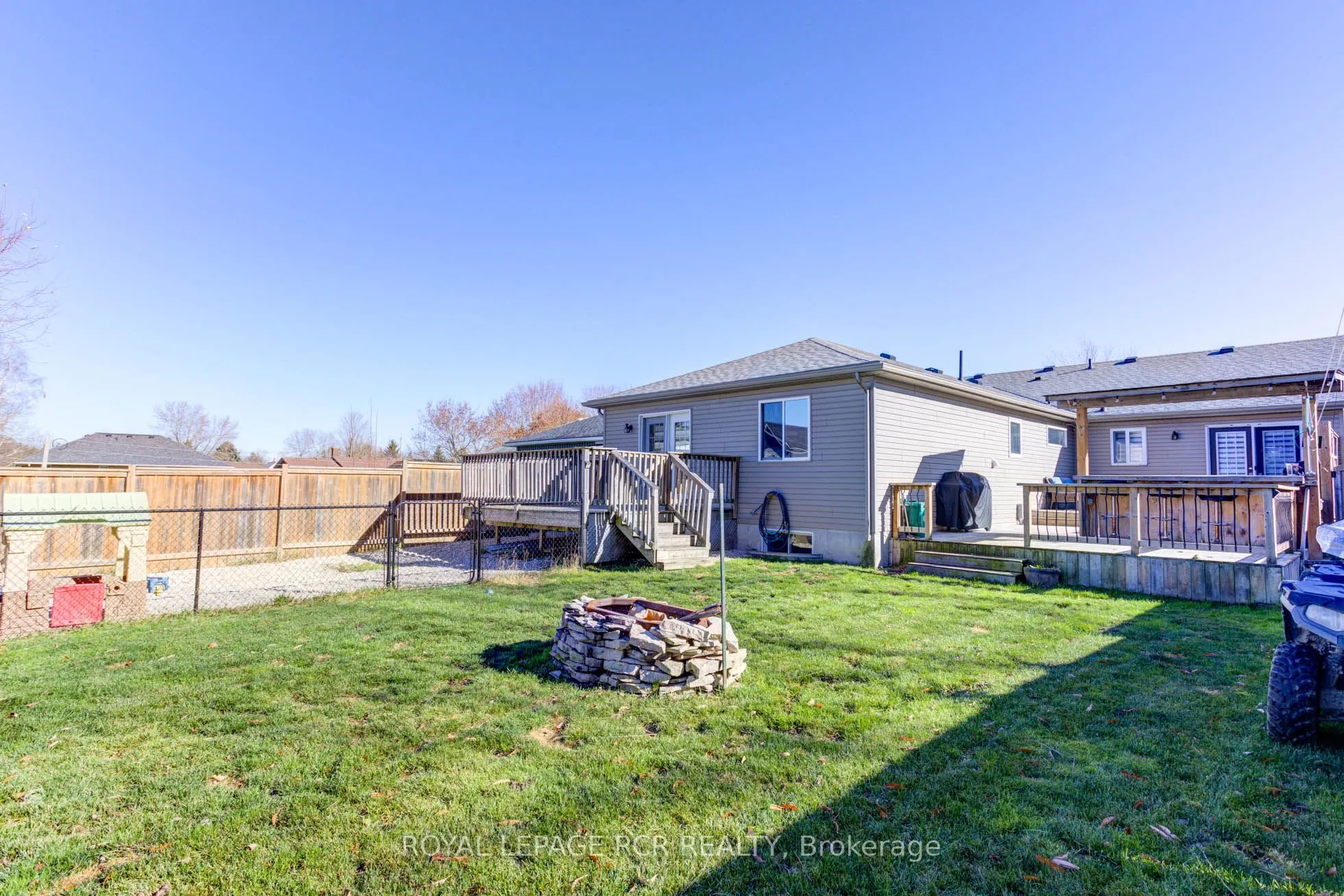 44 Geddes Street W
