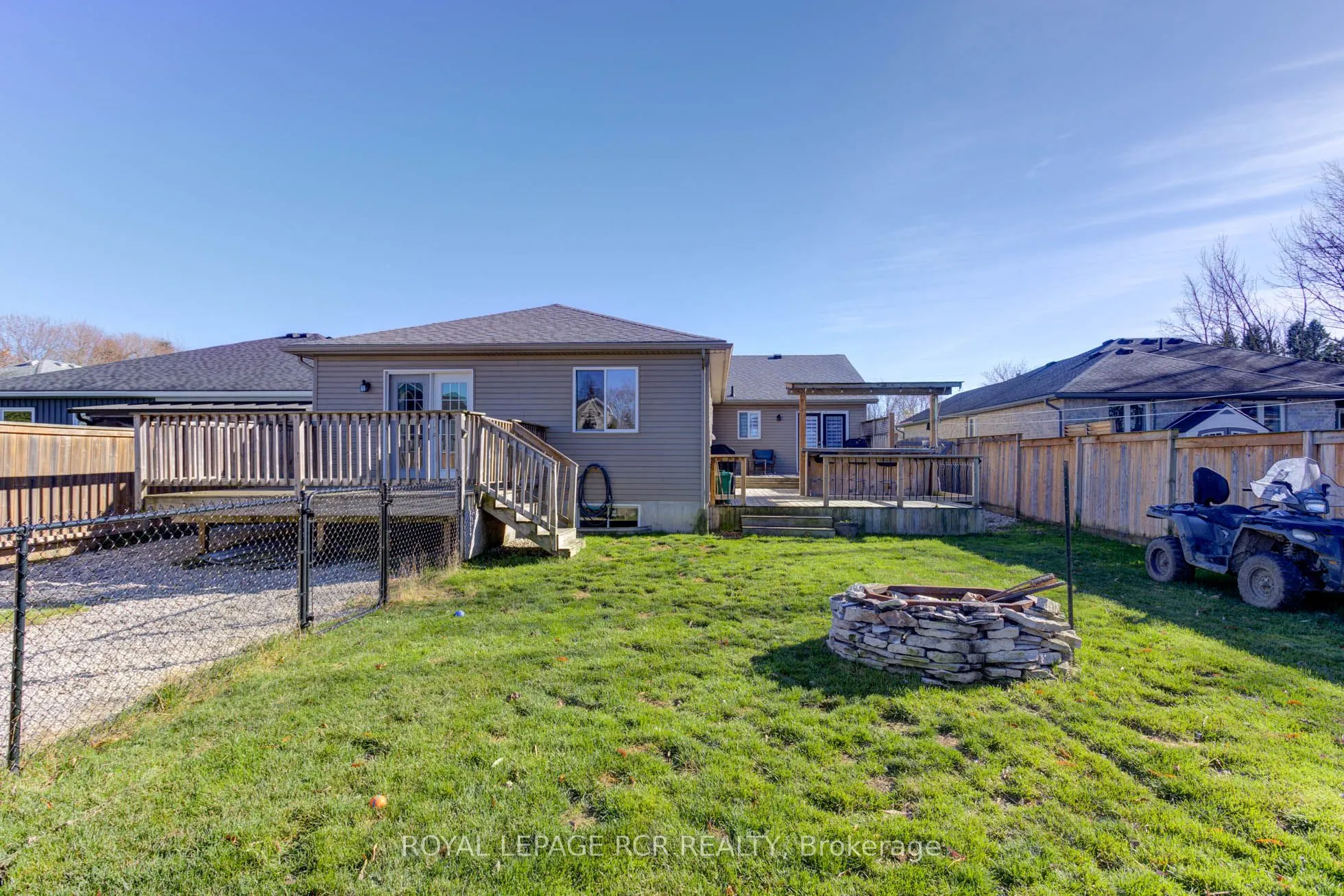 44 Geddes Street W