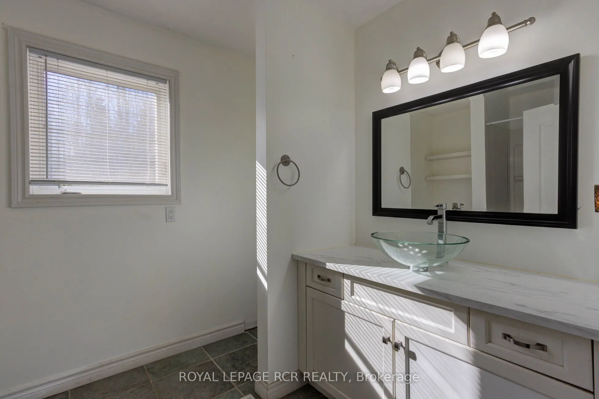 44 Geddes Street W