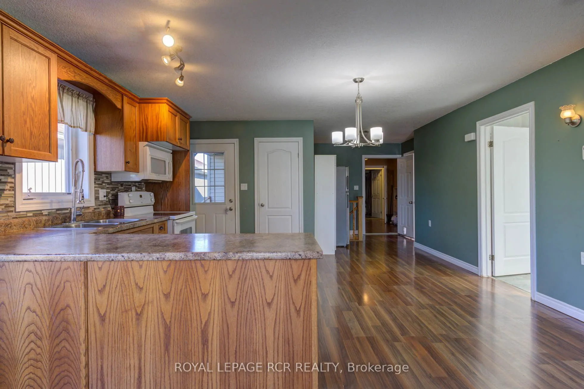 44 Geddes Street W