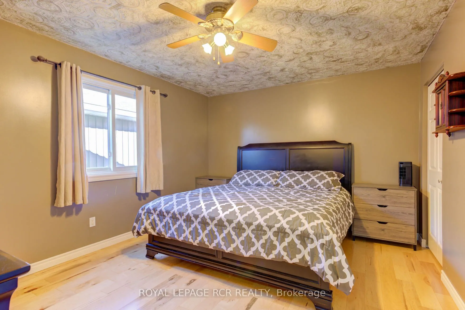 44 Geddes Street W