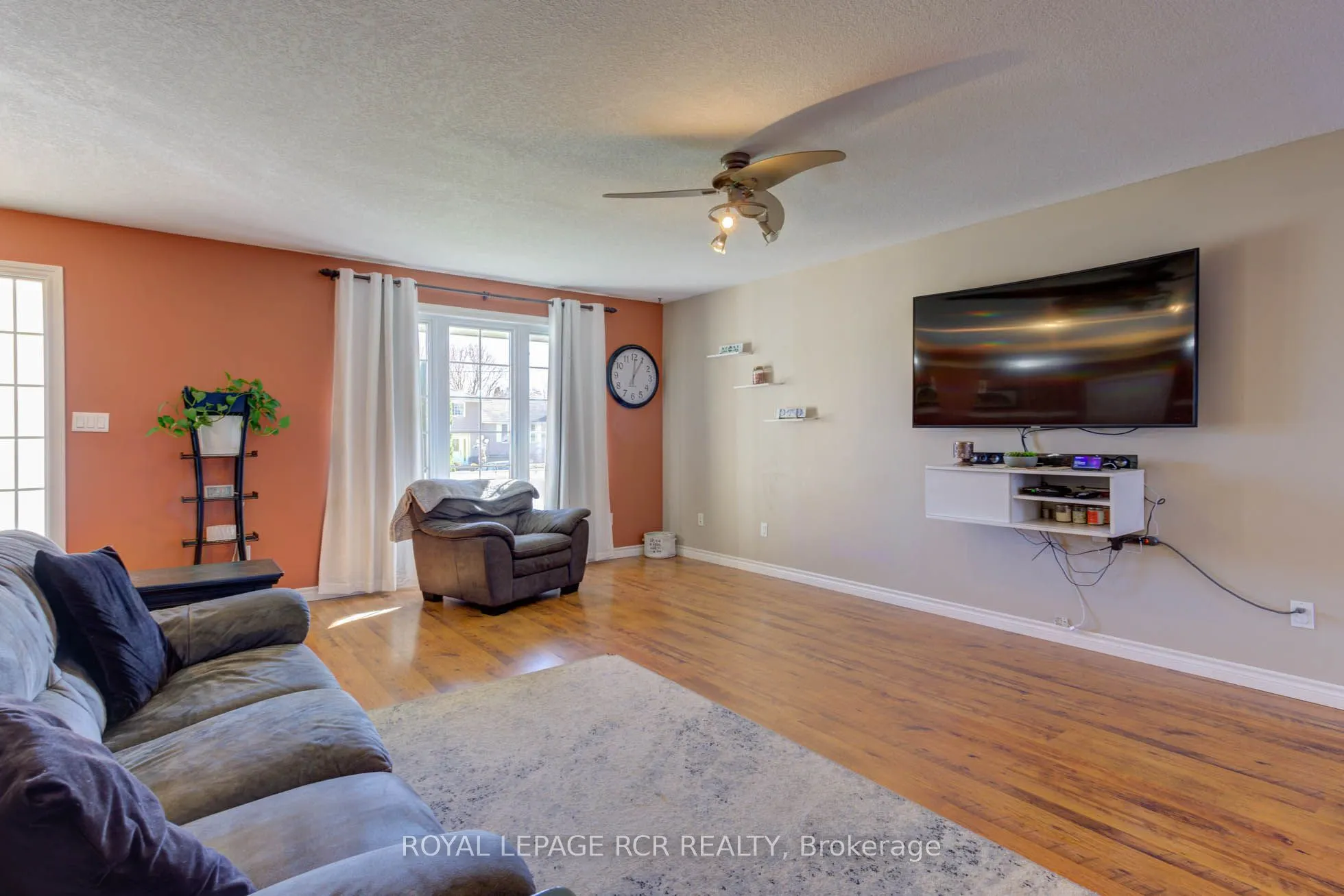 44 Geddes Street W
