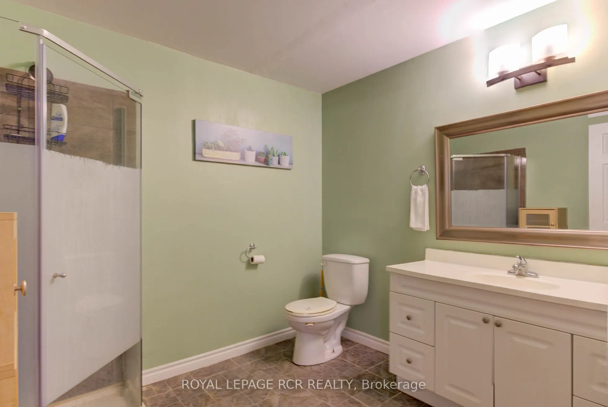 44 Geddes Street W