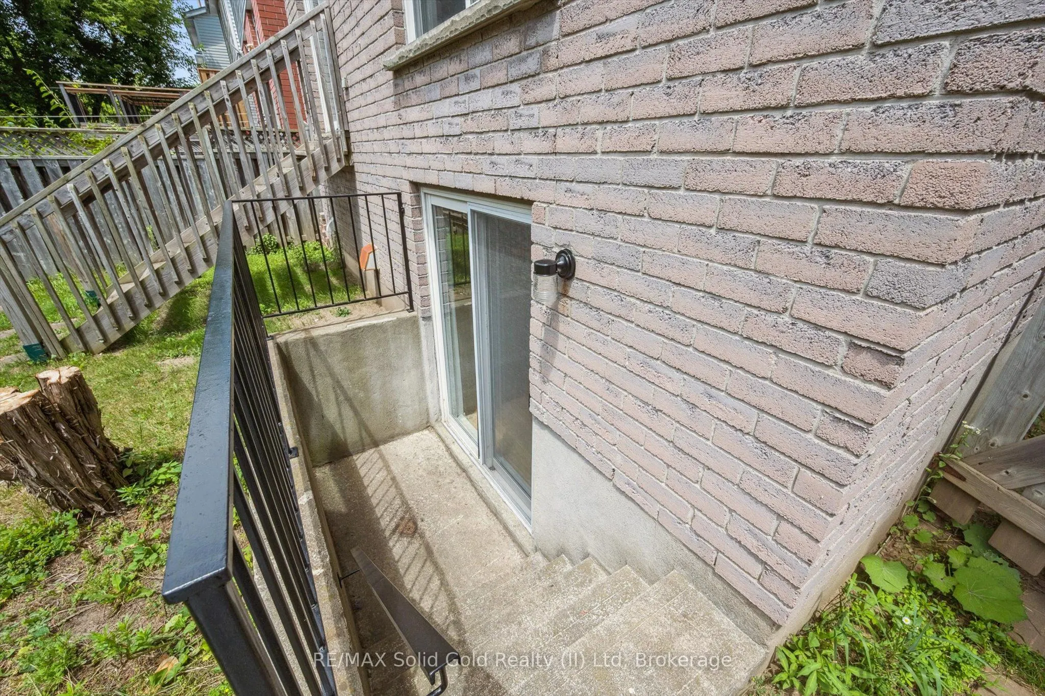 71 Moss Place