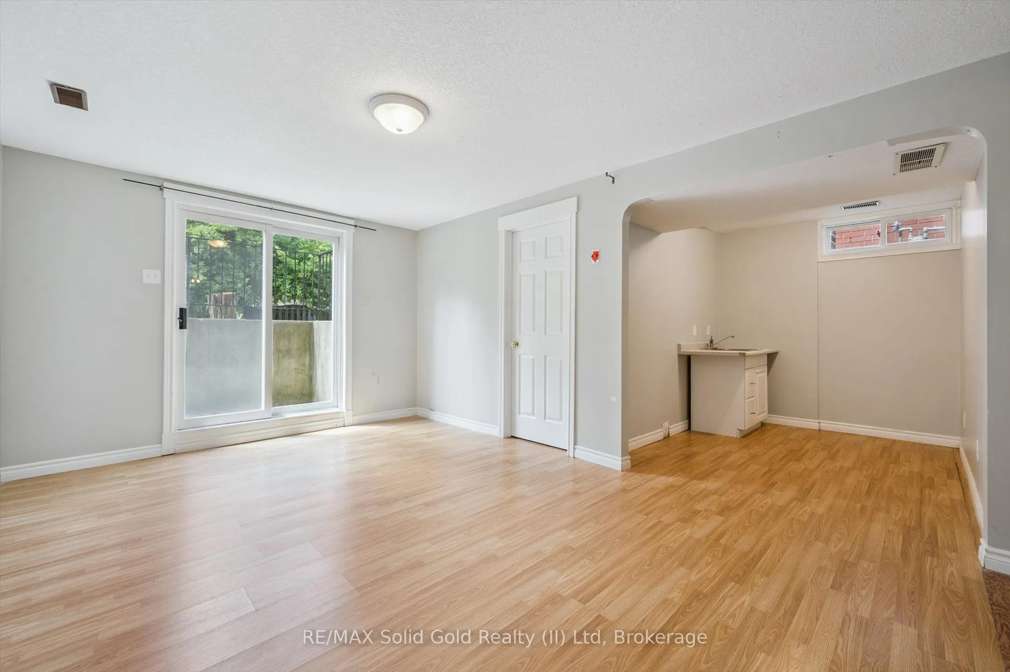 71 Moss Place