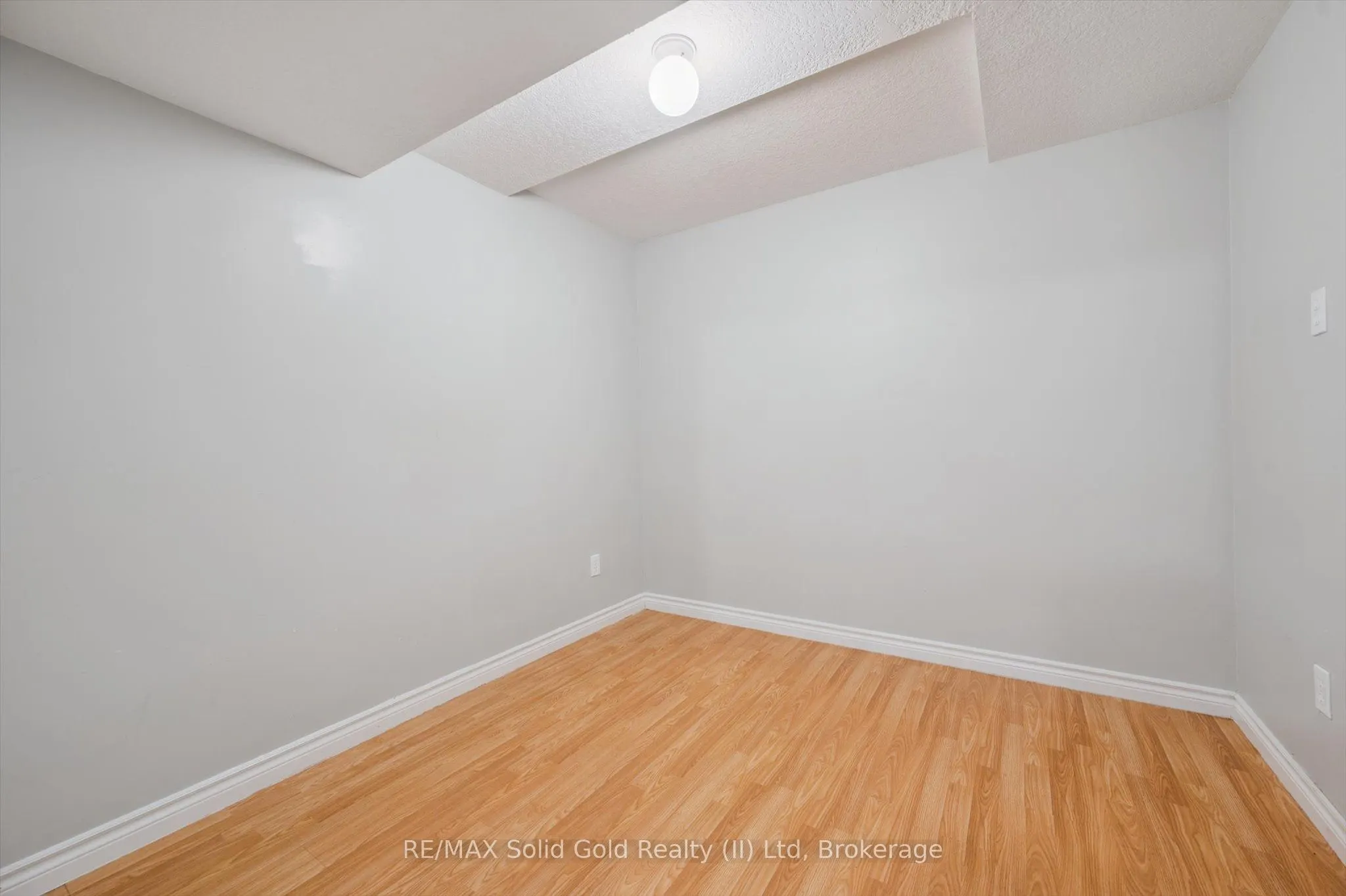 71 Moss Place