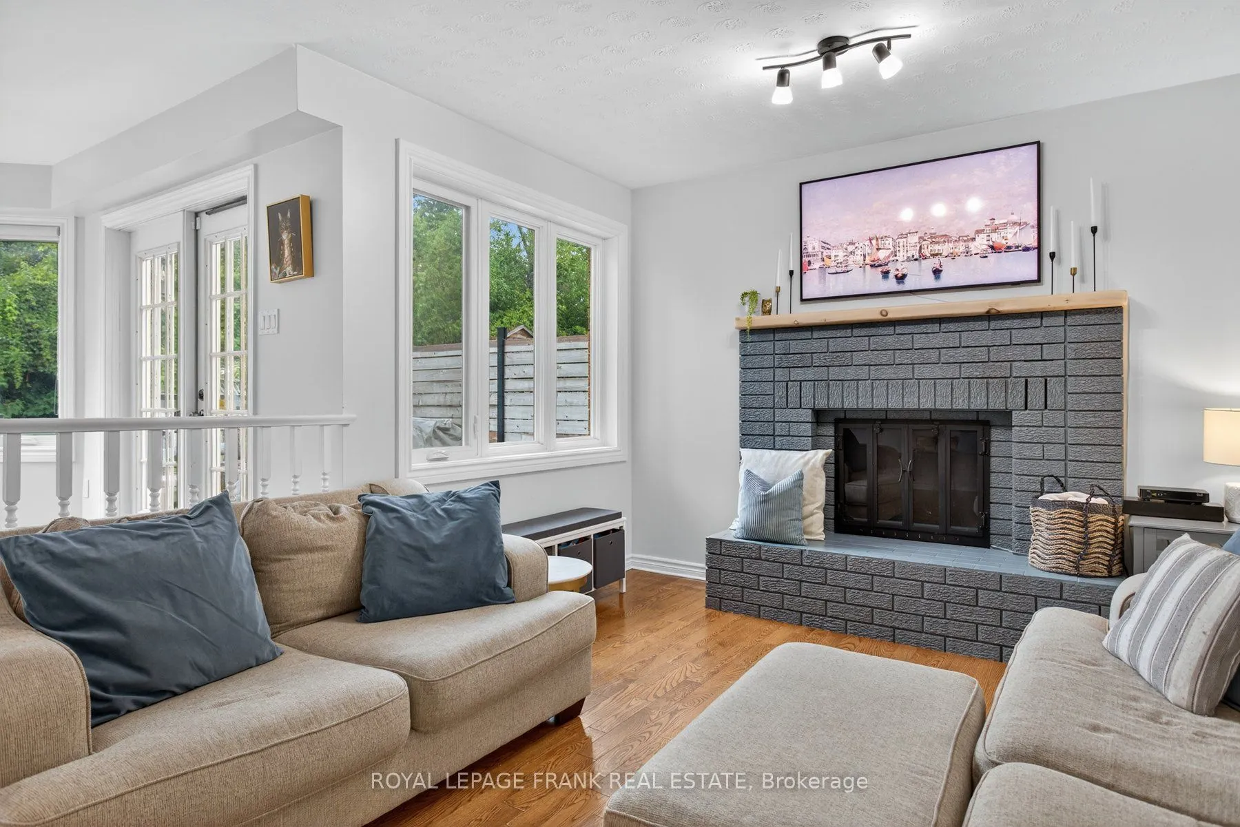 1805 Parkwood Circle