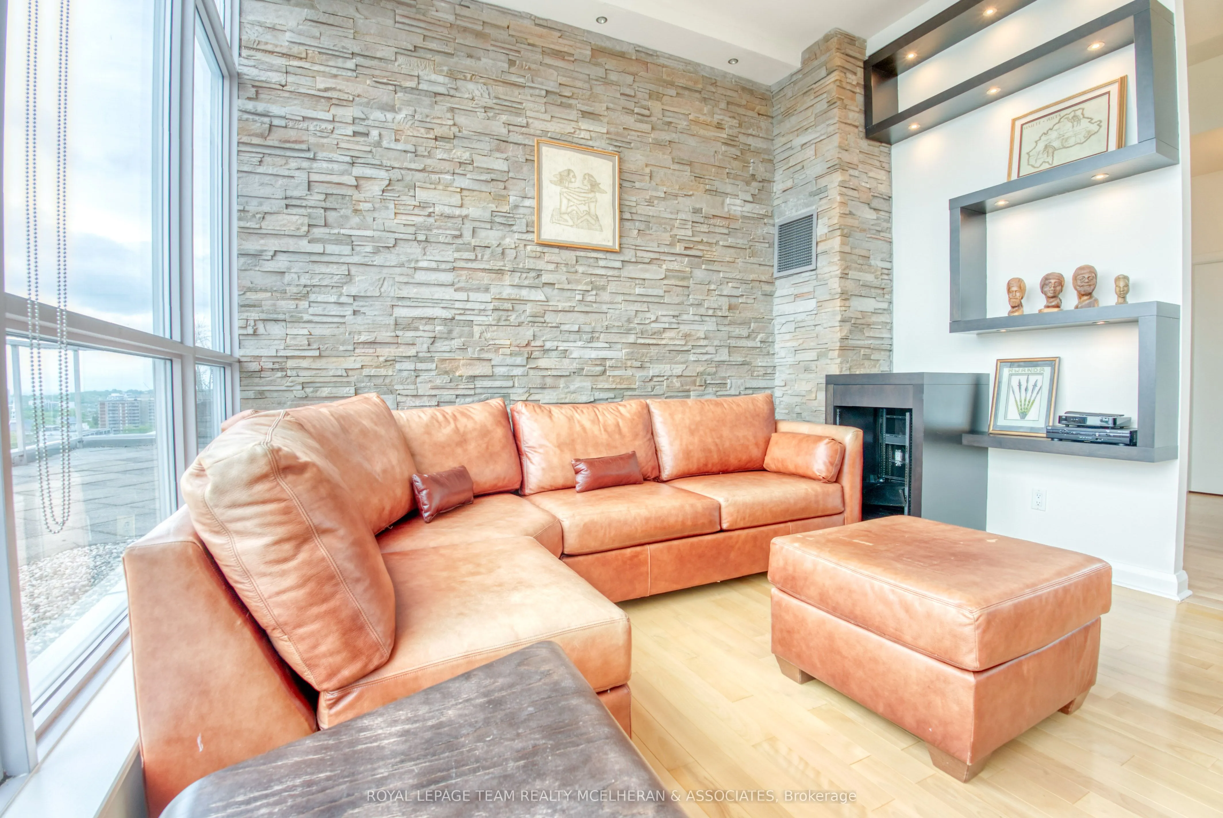180 York Street, #1402