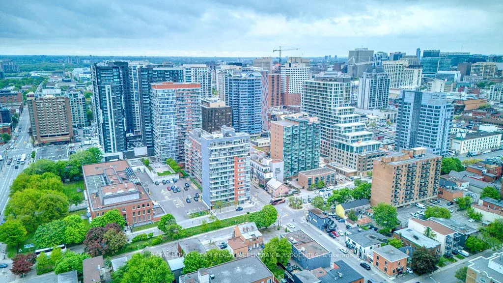 180 York Street, #1402