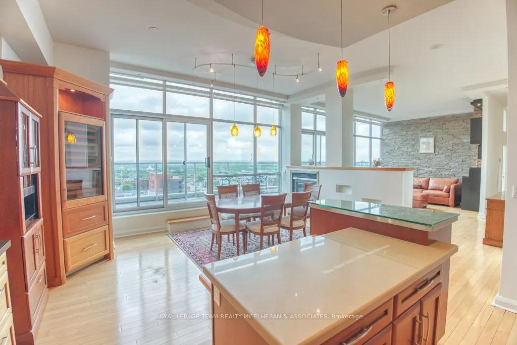 180 York Street, #1402