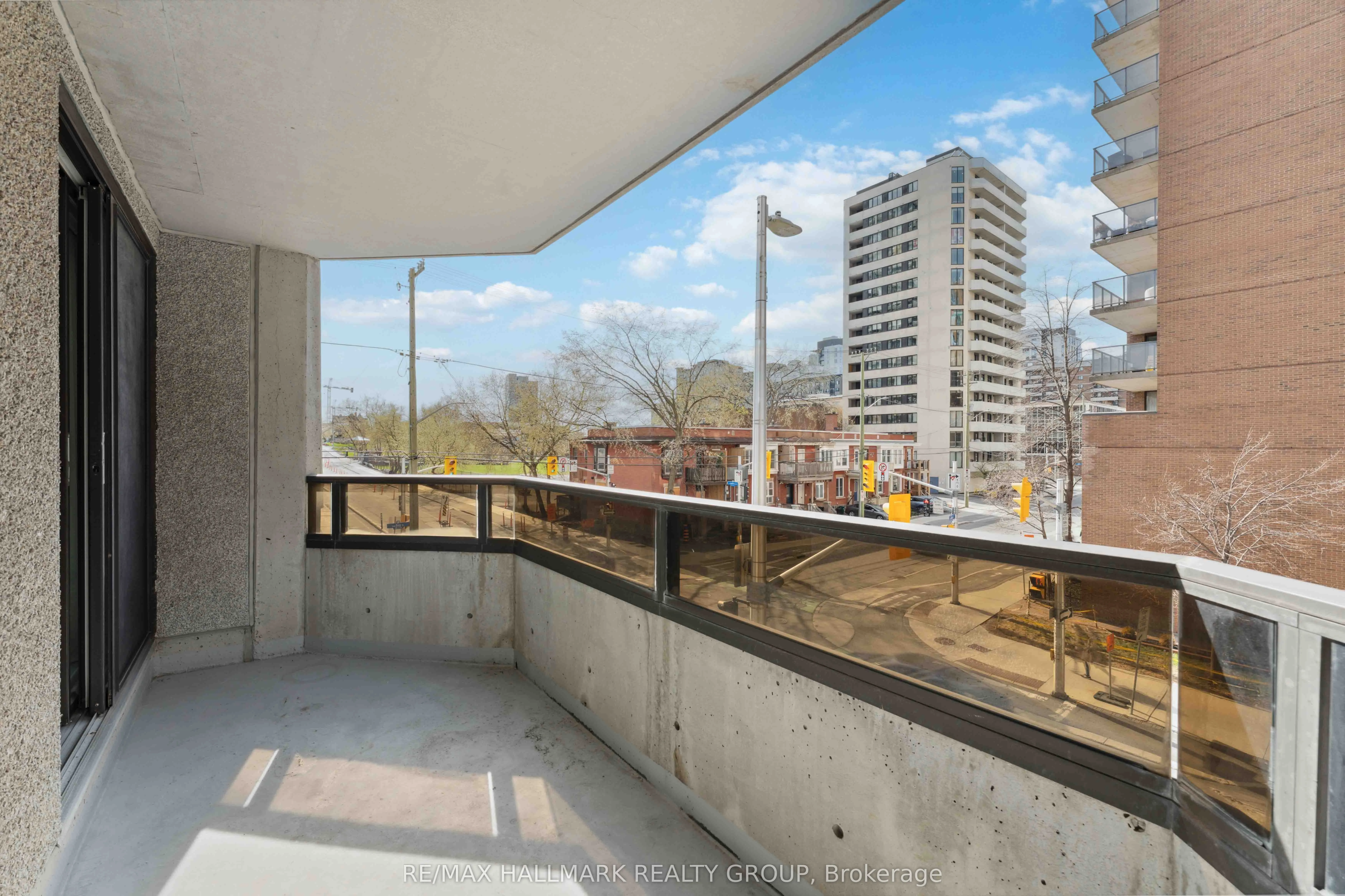 470 Laurier Avenue W, #308