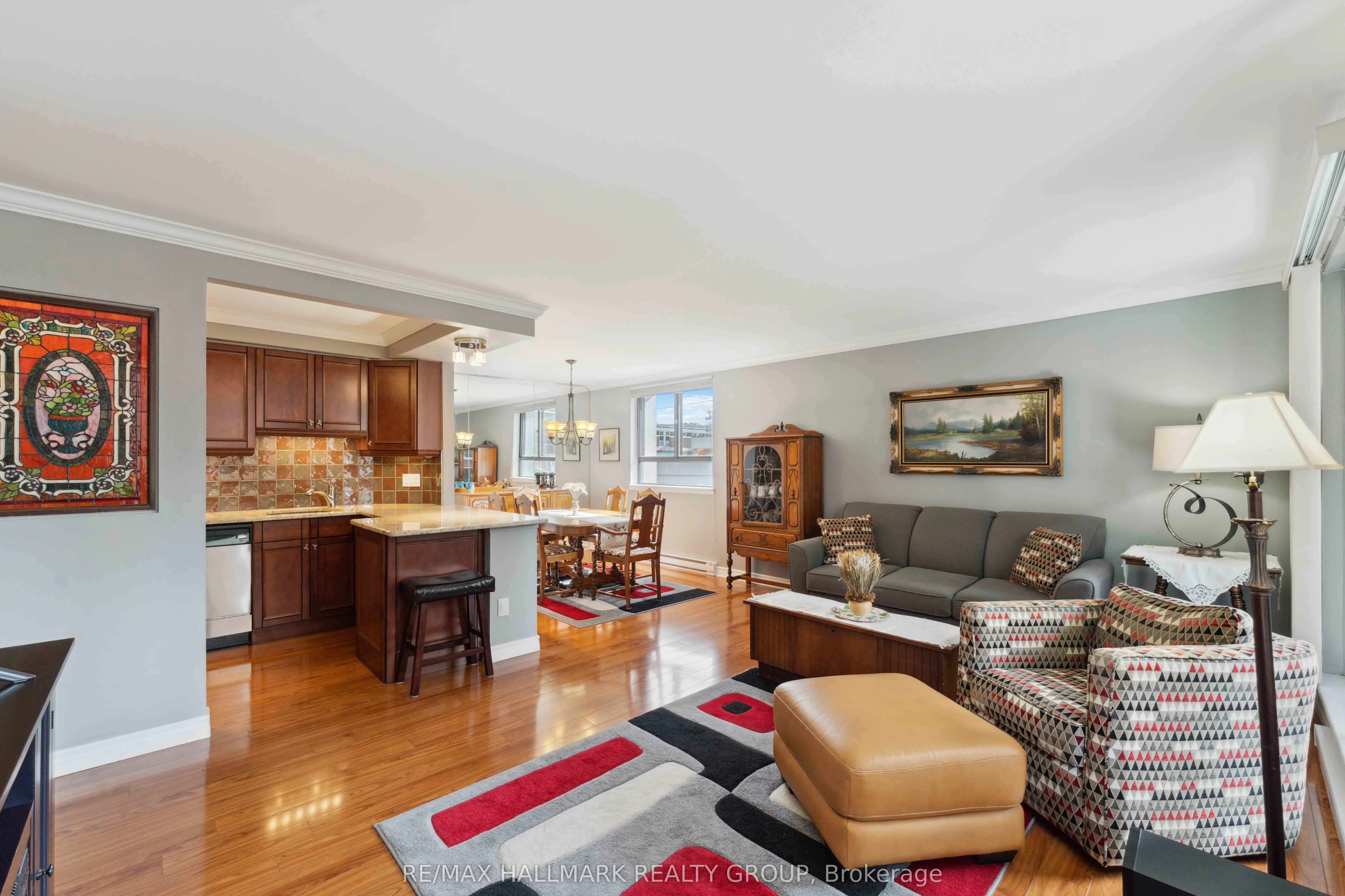 470 Laurier Avenue W, #308