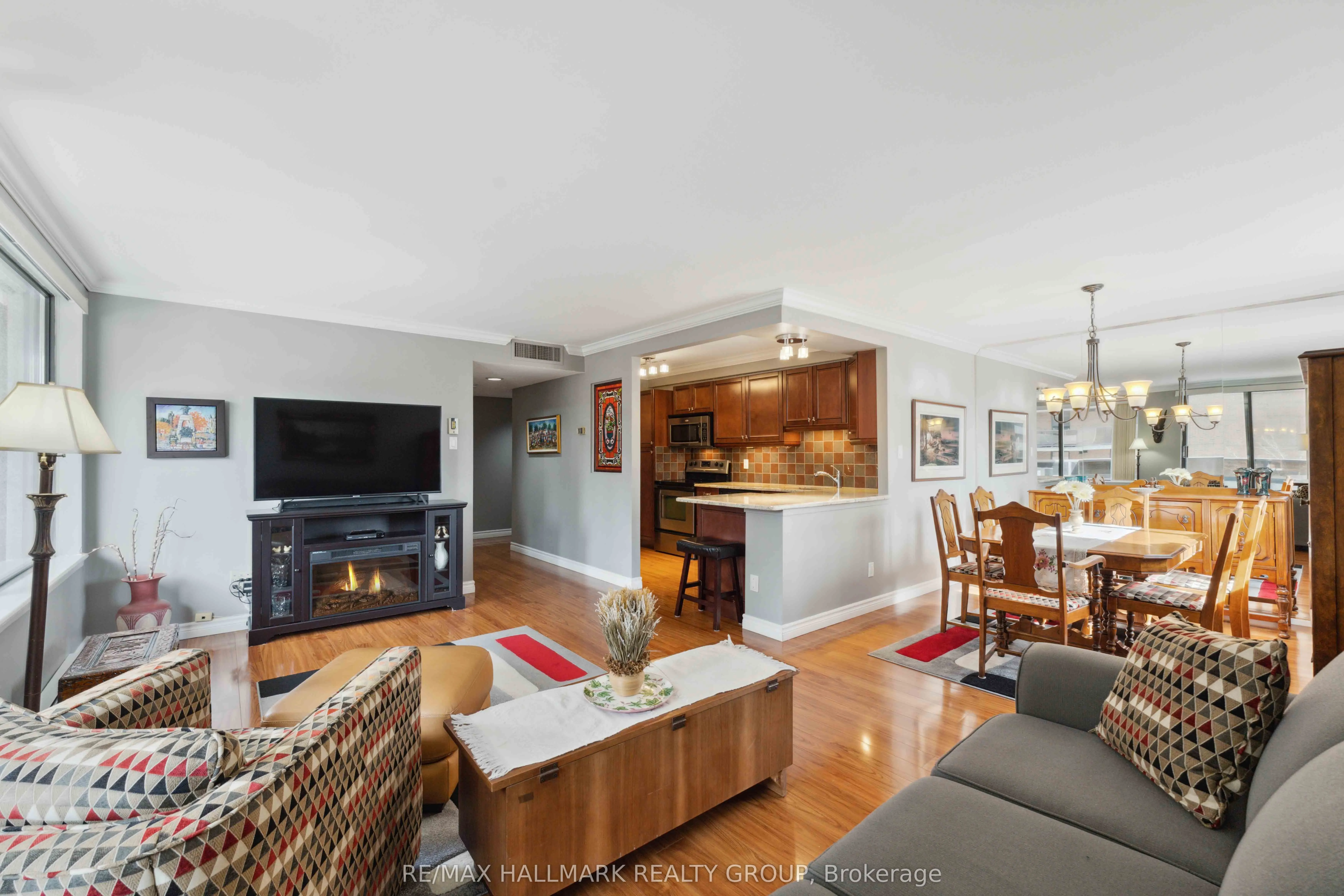 470 Laurier Avenue W, #308