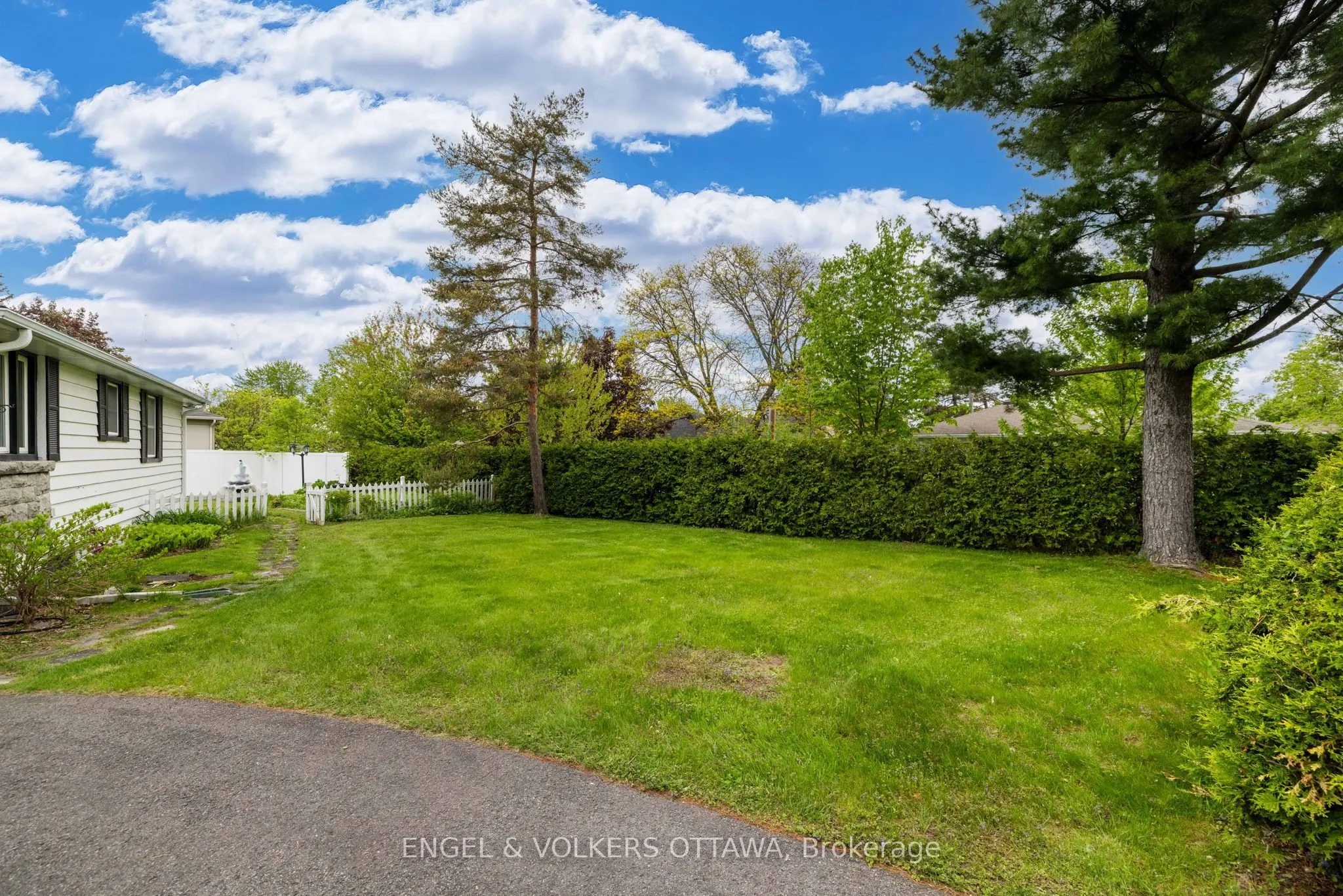 1960 Alta Vista Drive
