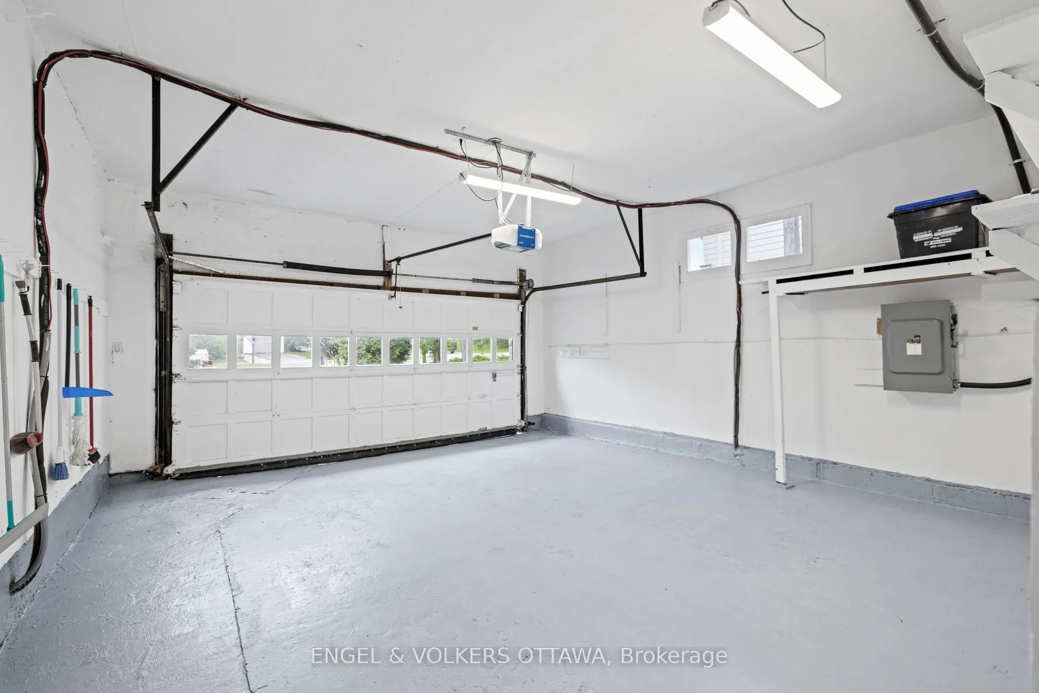 1960 Alta Vista Drive