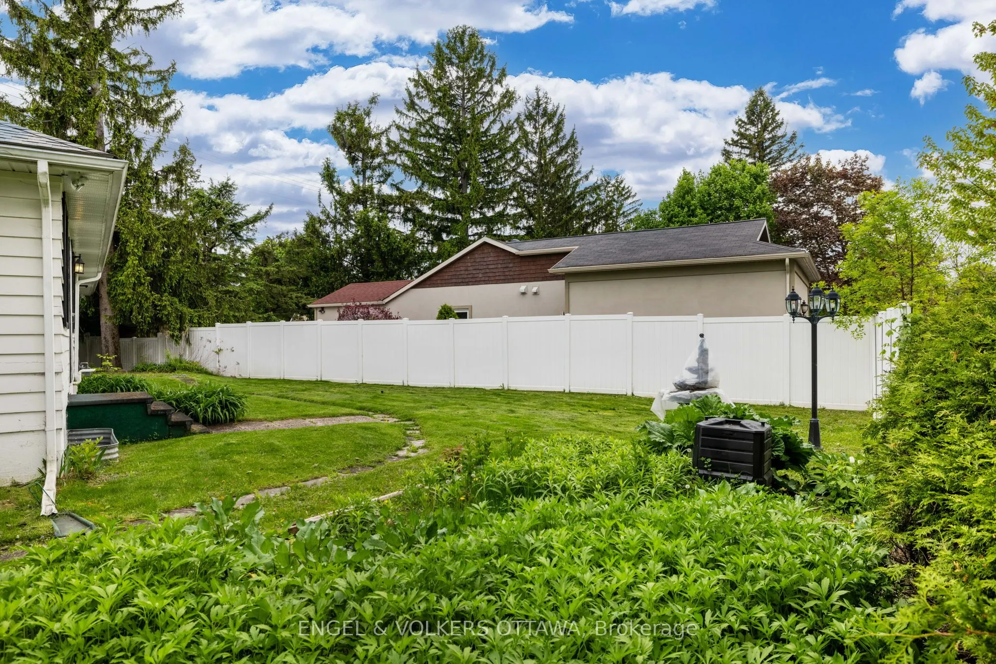 1960 Alta Vista Drive