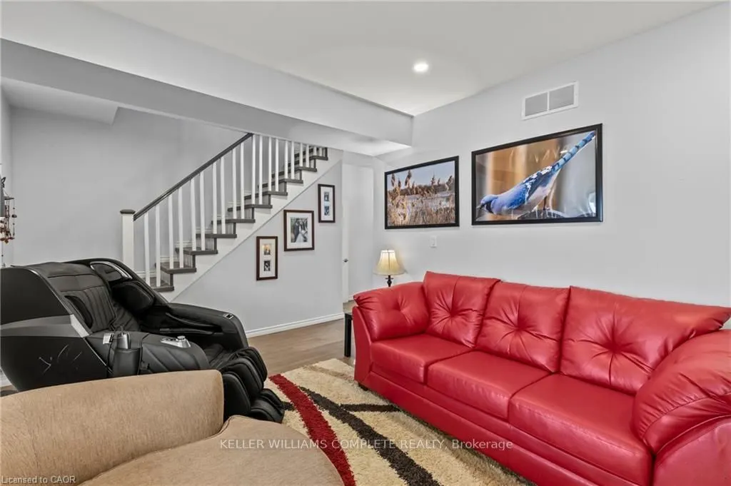 55 Albert Street W