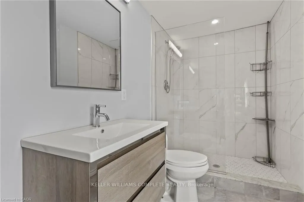 55 Albert Street W