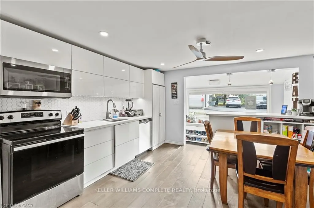 55 Albert Street W