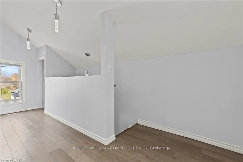 55 Albert Street W