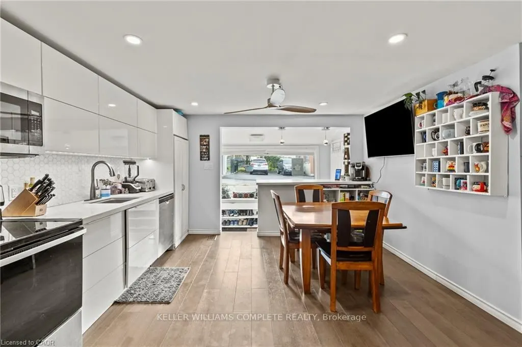 55 Albert Street W
