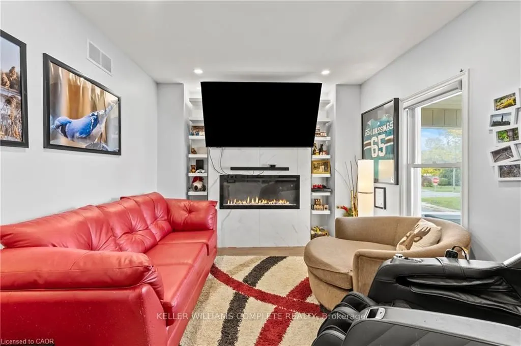 55 Albert Street W