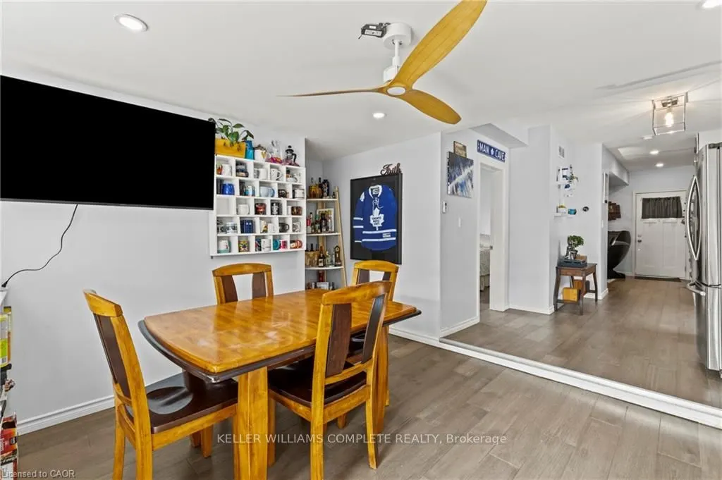 55 Albert Street W