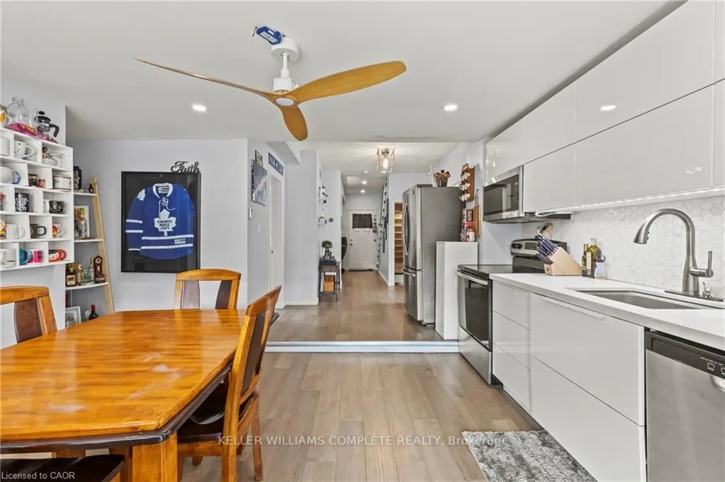 55 Albert Street W