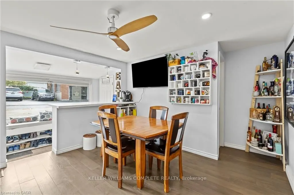 55 Albert Street W