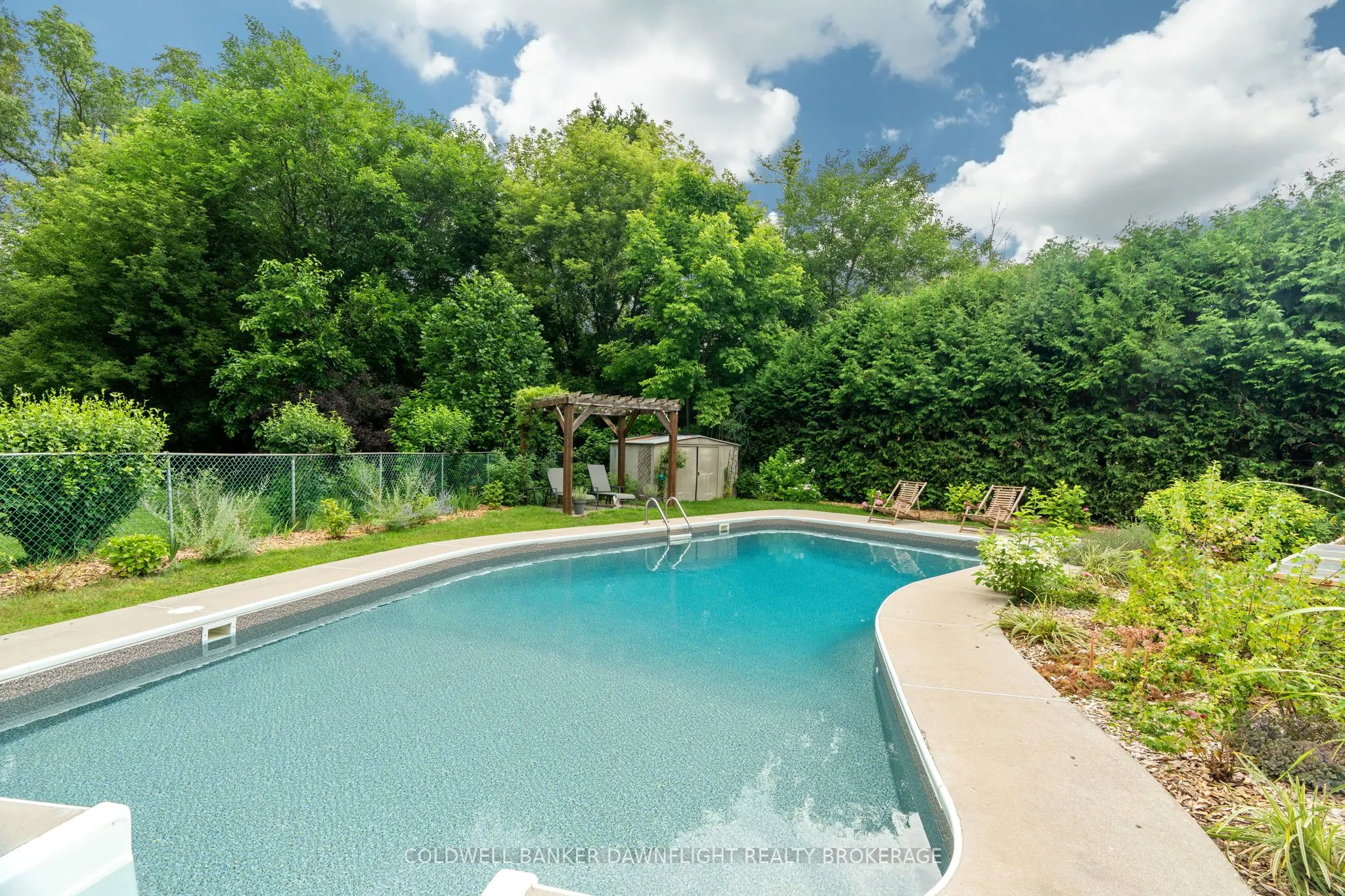 16 Lansdowne Park Crescent