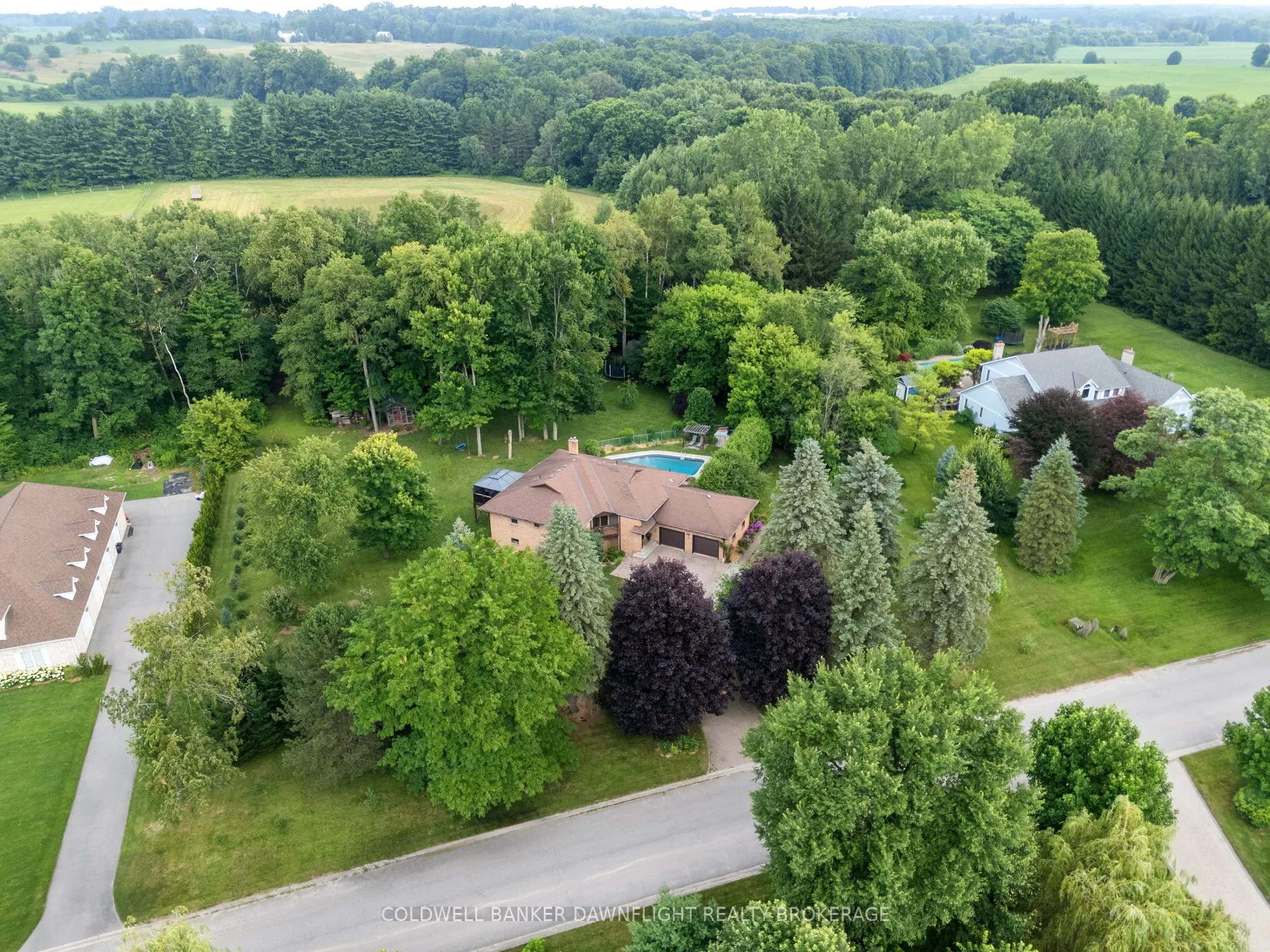 16 Lansdowne Park Crescent