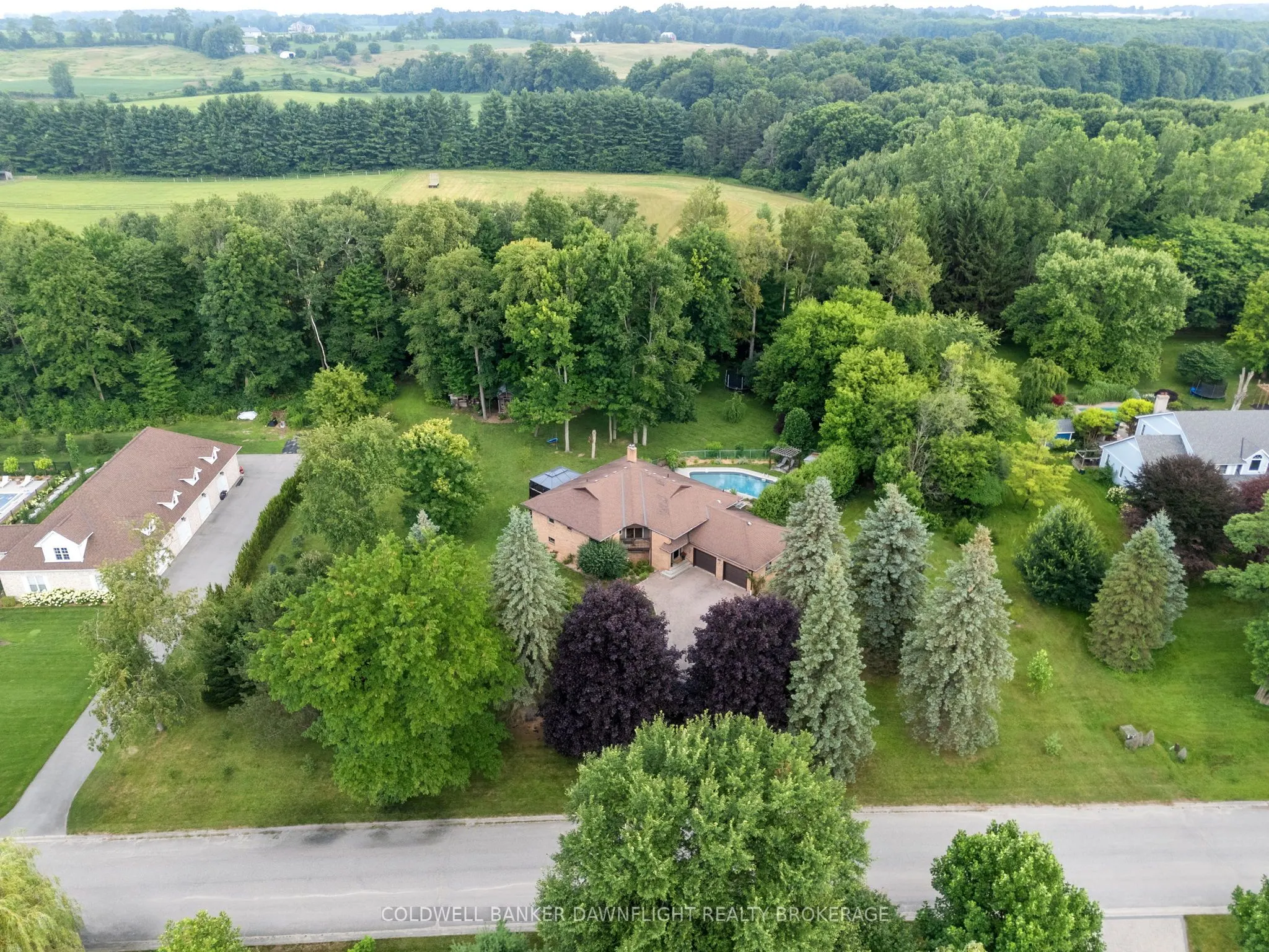 16 Lansdowne Park Crescent