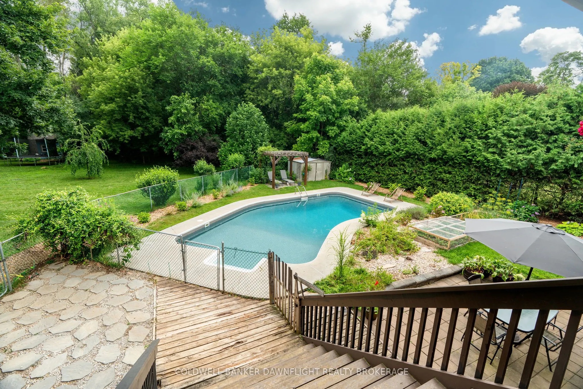 16 Lansdowne Park Crescent