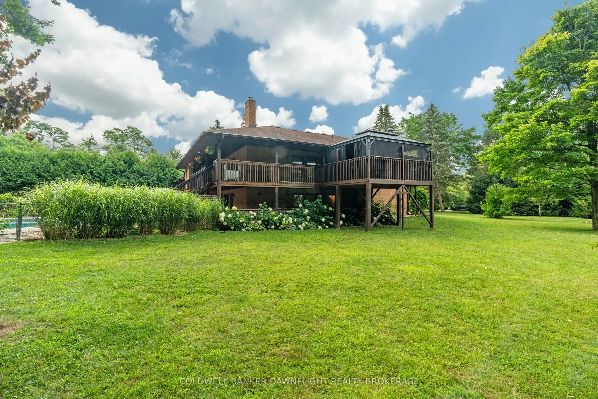 16 Lansdowne Park Crescent