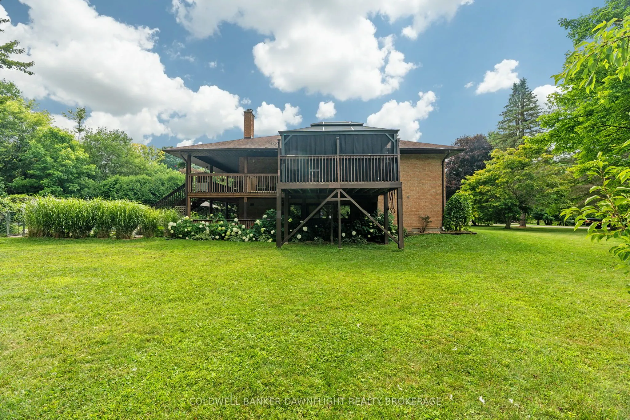 16 Lansdowne Park Crescent
