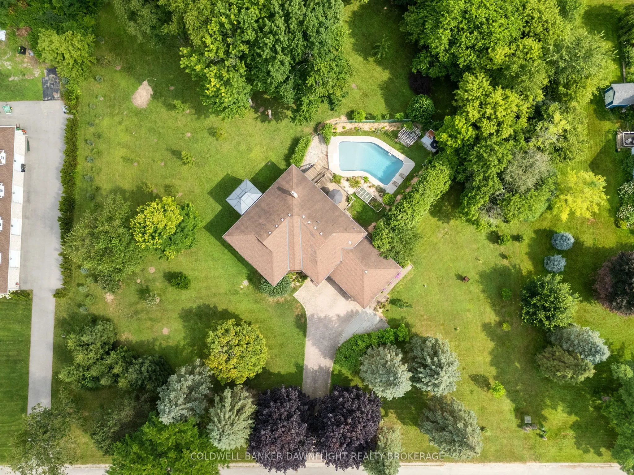16 Lansdowne Park Crescent