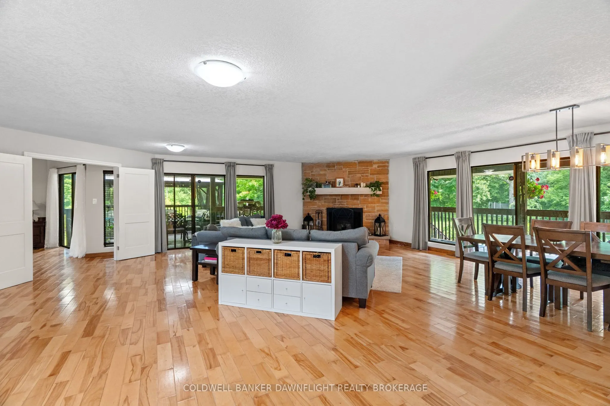 16 Lansdowne Park Crescent