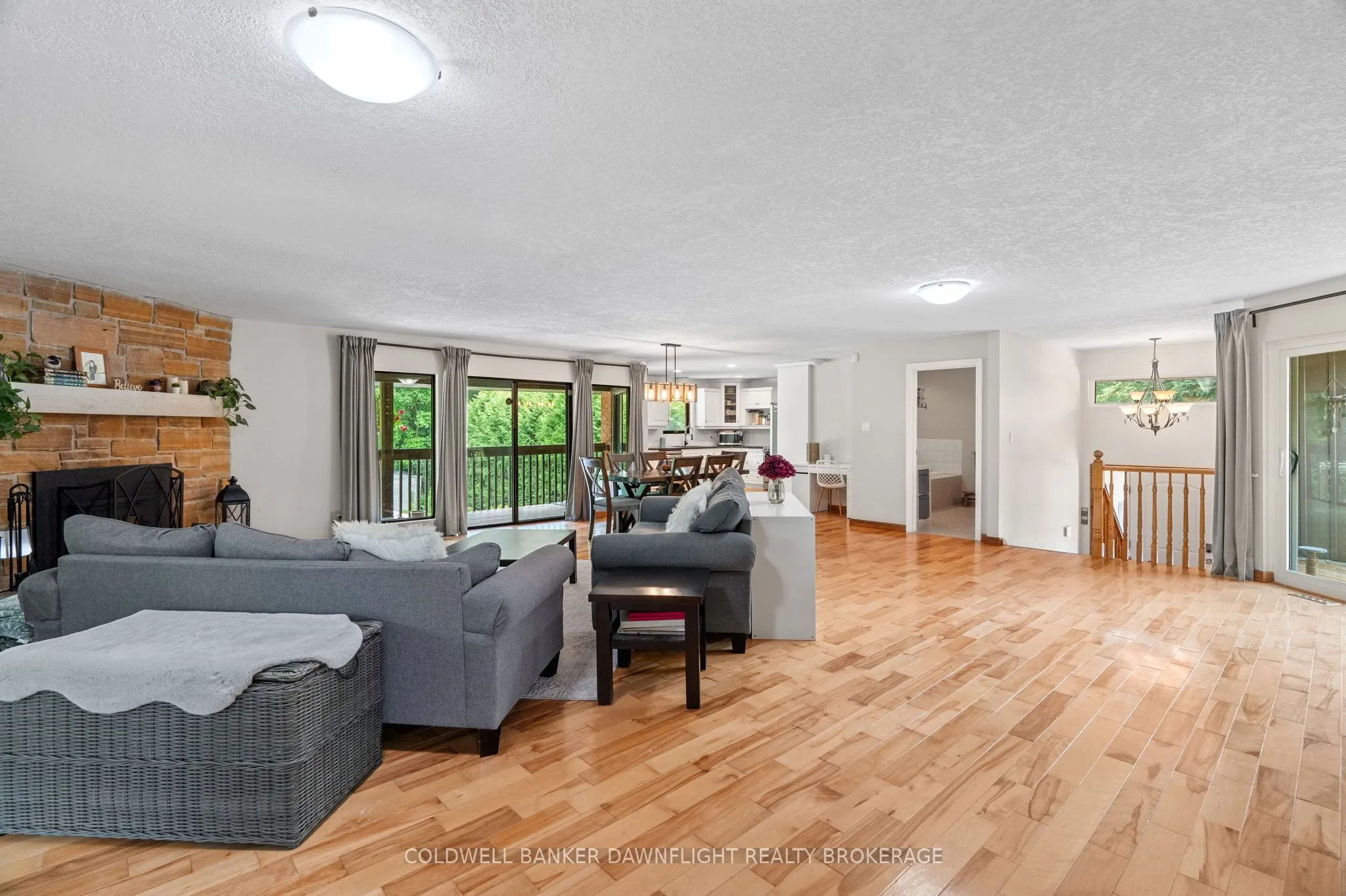 16 Lansdowne Park Crescent