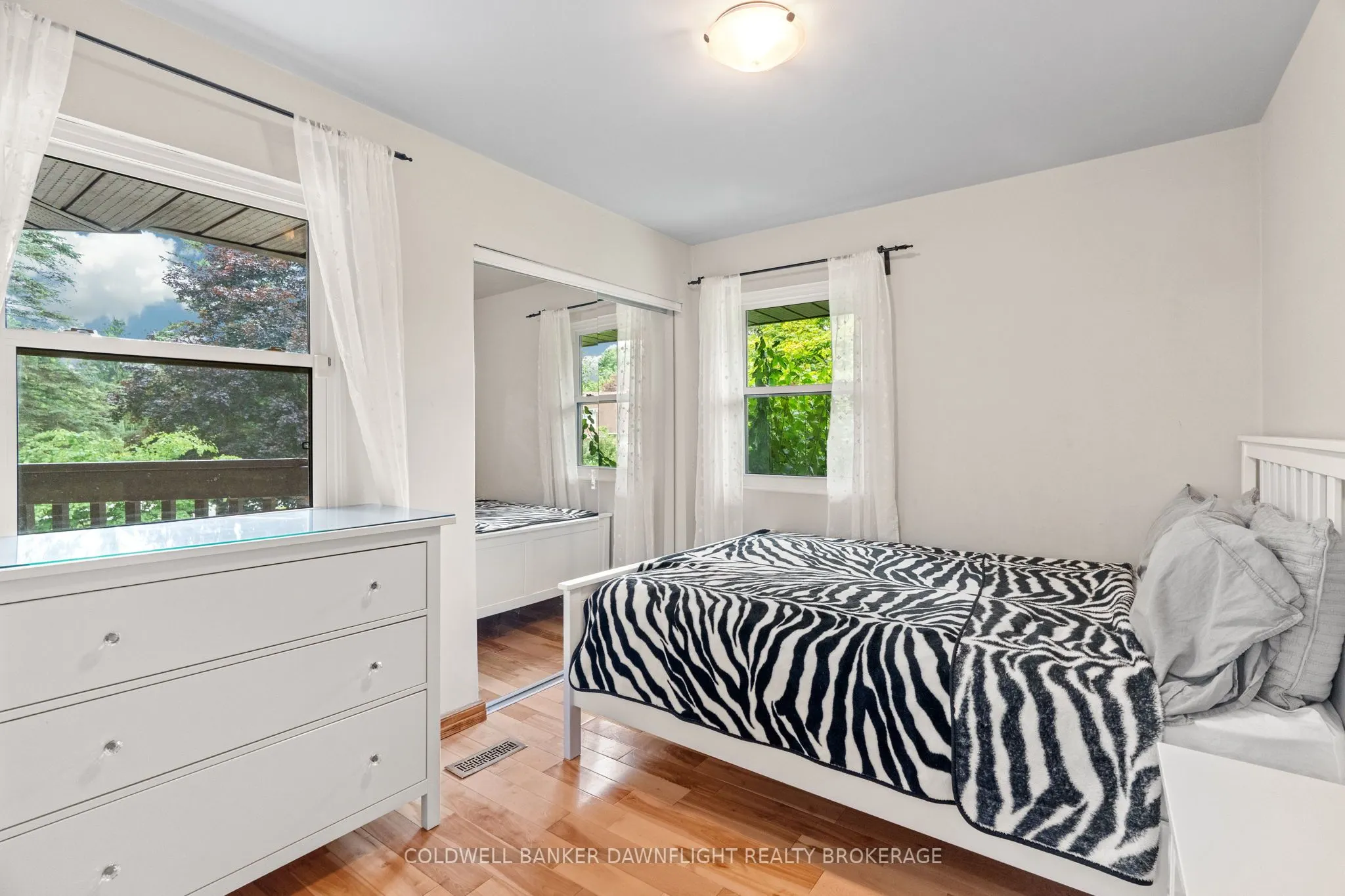 16 Lansdowne Park Crescent