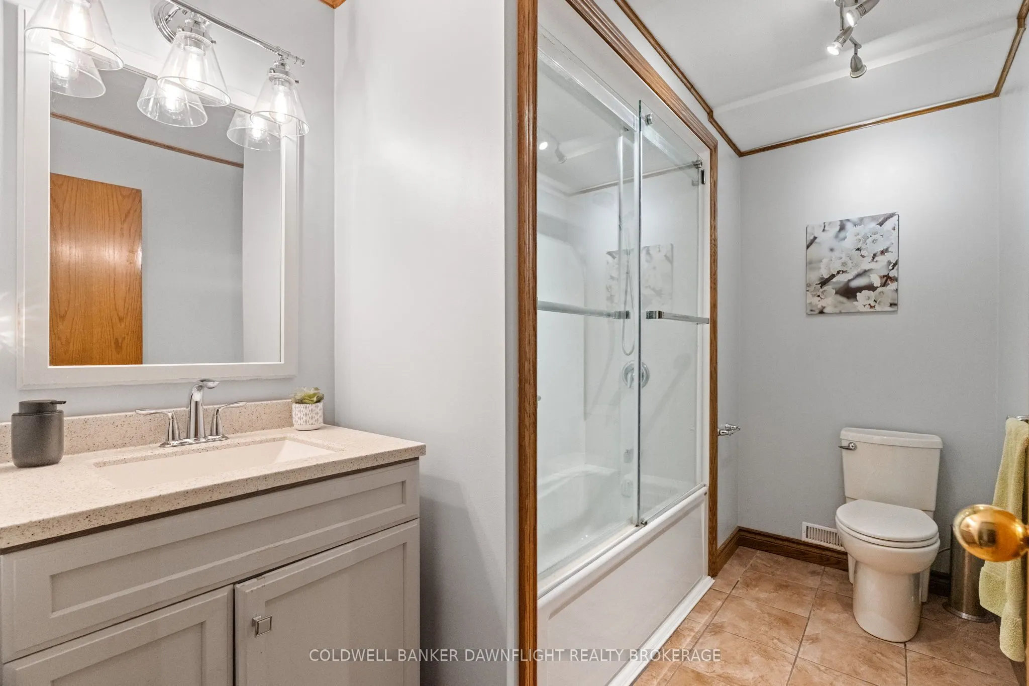 16 Lansdowne Park Crescent
