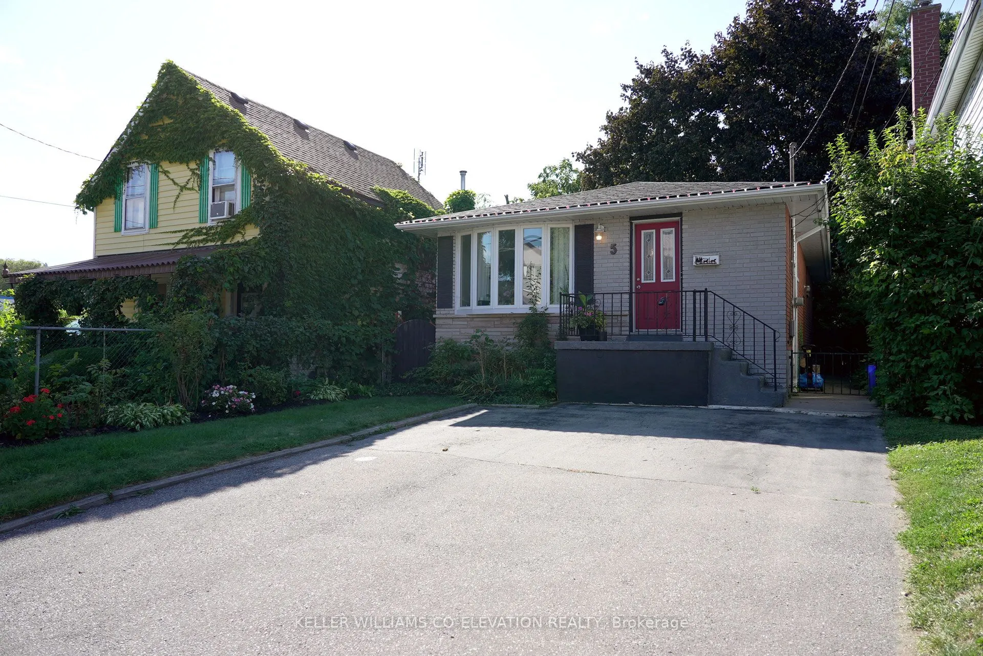 5 Mountain Avenue N